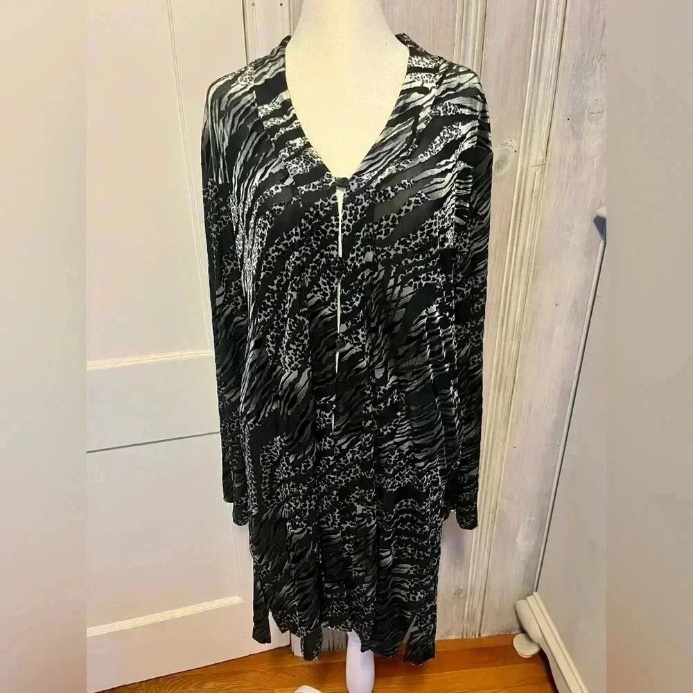 CHICOS Black Silver Animal Print Velvet Burnout Tunic Duster Top|2/M whimsigoth